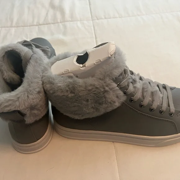 Koolaburra by UGG Gray High-Top Sneakers with Plush Lining - Picture 2 of 4